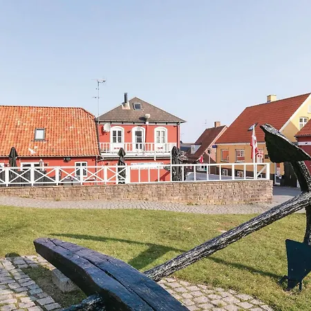 Two-bedroom In Apartamento