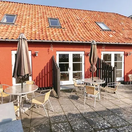 Two-bedroom In Apartamento